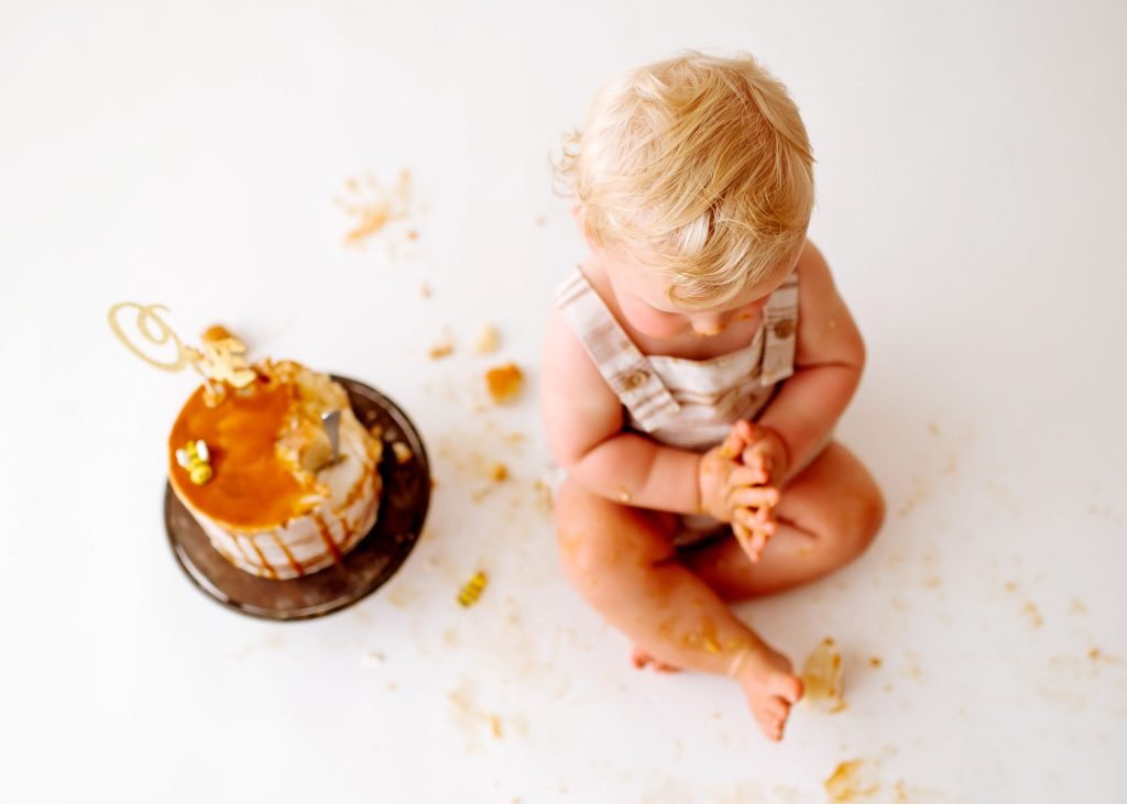 Cake smash portrait by Kristielle Amy