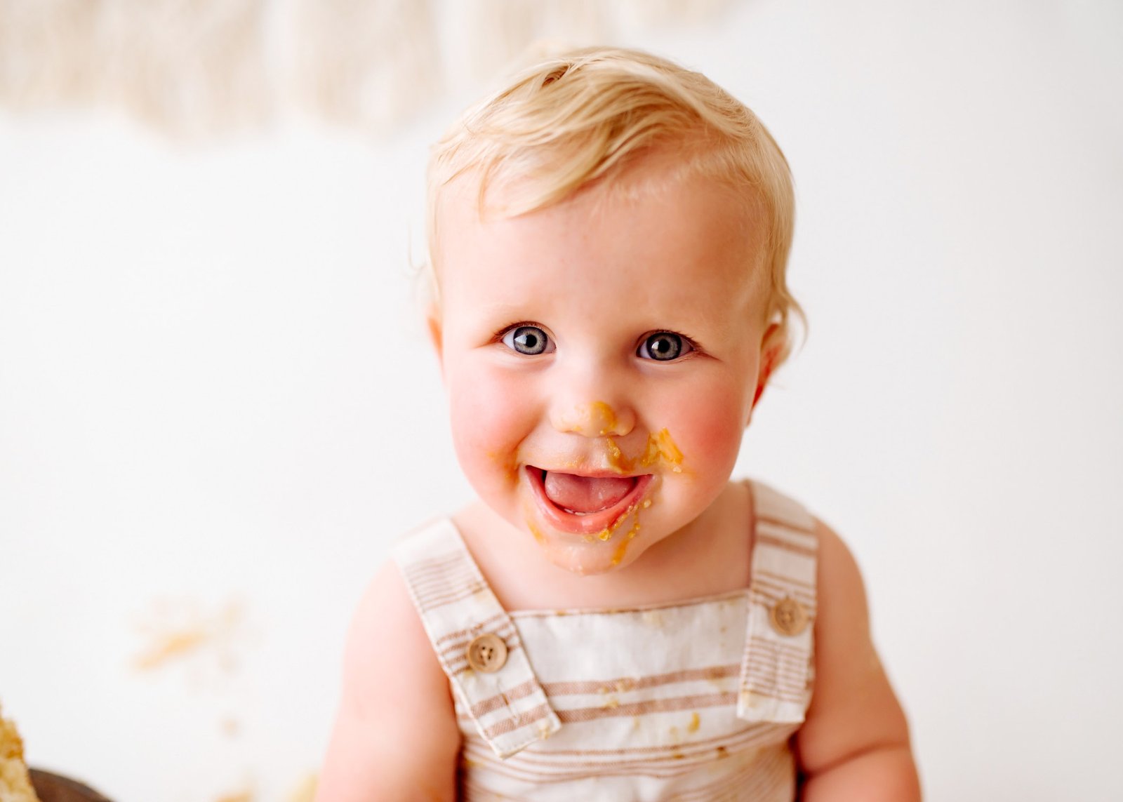 First birthday cake smash session