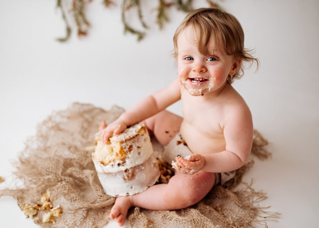 Fine art cake smash portrait