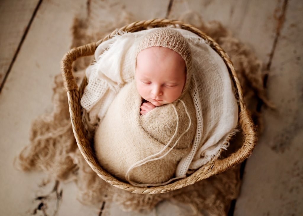 Natural newborn baby photography
